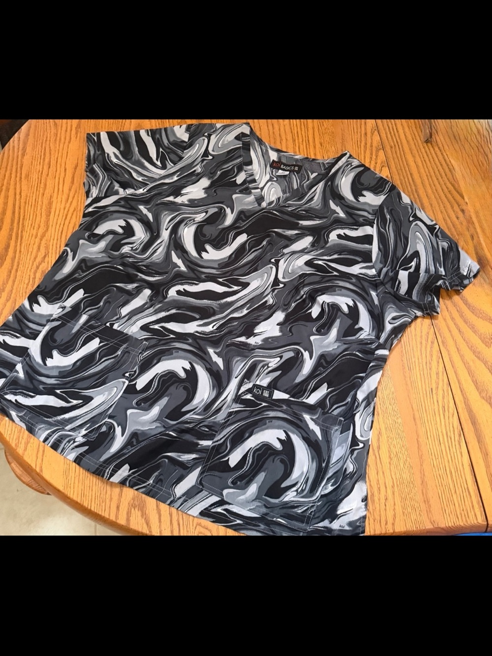 koi Women's Black & Gray Swirl V-Neck Scrub Top